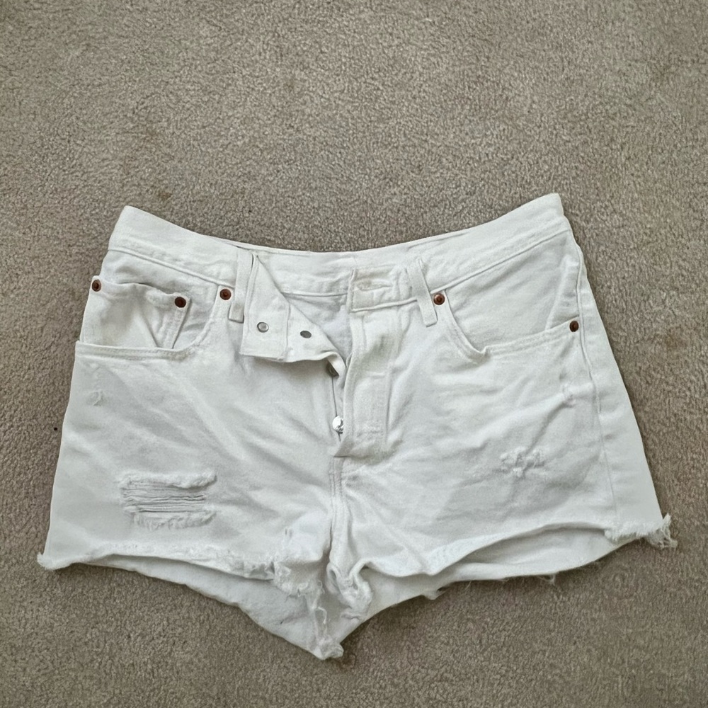 Levi cut off Jean shorts